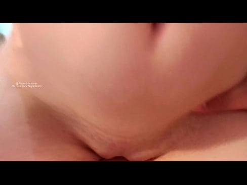 ❤️ 睡在姐姐的房间里，就这样被吵醒了 ❌ at porn zh-cn.liporno.ru❤